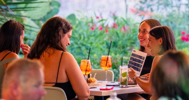 Cocktail preparati a regola d'arte da bartender professionali acQuachiara Porto Frailis