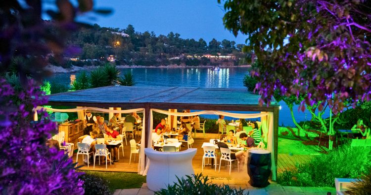 Vista mare Porto Frailis: spiaggia e golfetto dall'esclusiva terrazza acQuachiara
